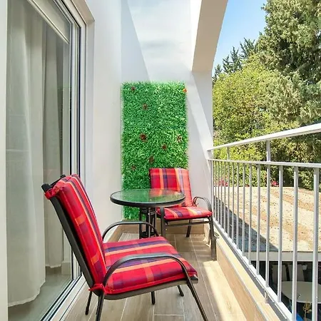 Gardens Elite Apartament *