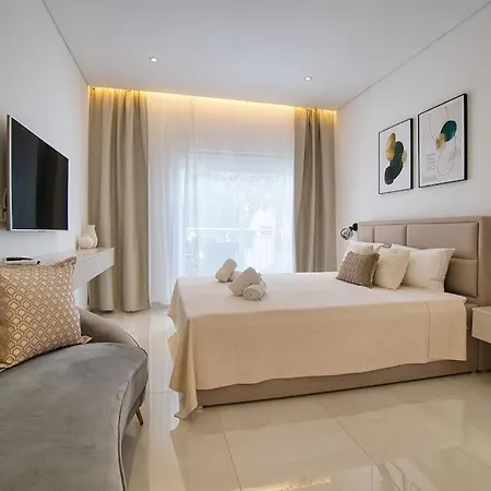 Gardens Elite شقة بافوس